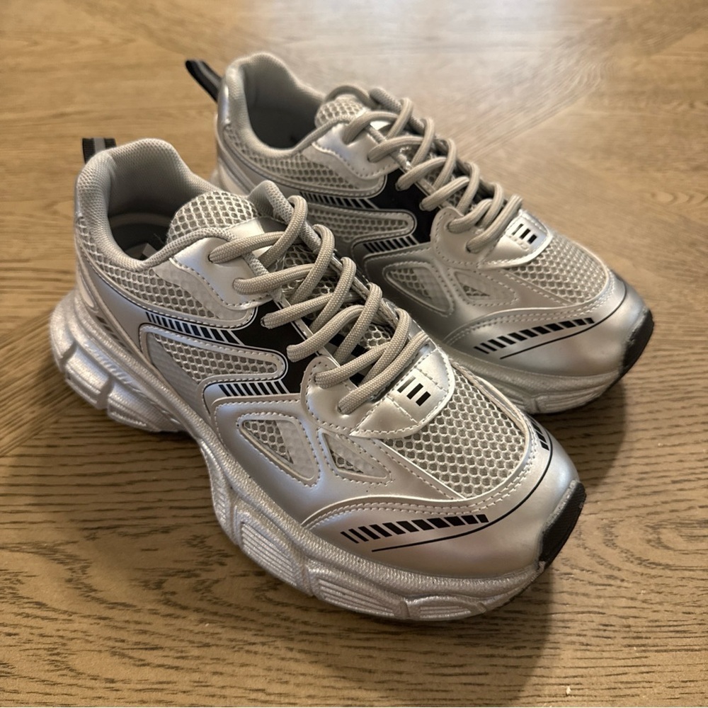 Cape Robbin Johanna Sneakers, Chunky Sneakers Women, Trendy Rhinestone. Size 6.5